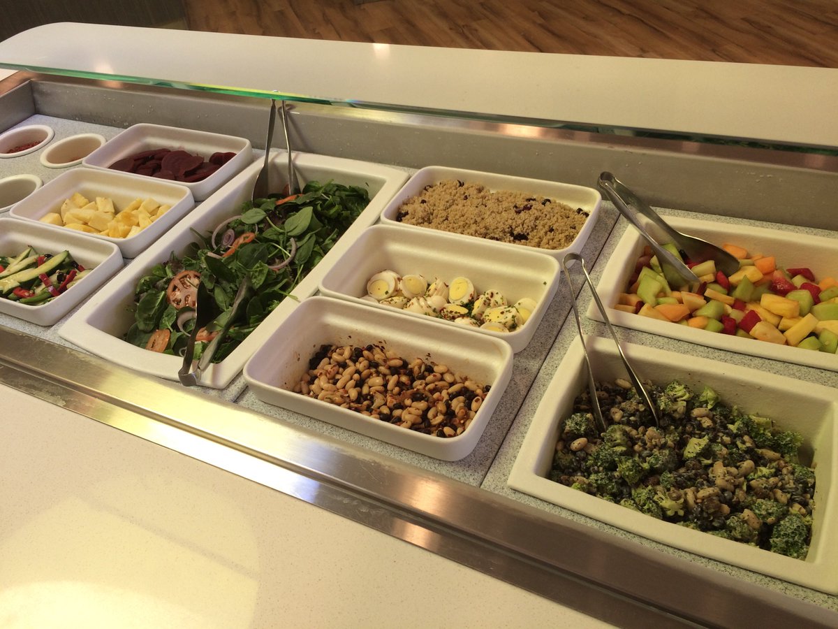 SjuCaf's tweet photo. A nice vibrant salad bar on a beautiful sunny day. #Fresh #Local https://t.co/9wxXS87C97