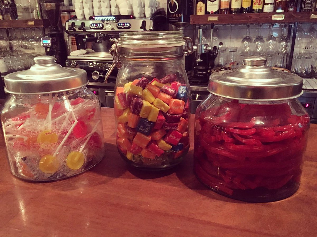 thechattercafe's tweet photo. ¿Te apetece algo dulce? Tenemos chuches y caramelos para todos los gustos y edades @QueHacerNMadrid @TablasDigital https://t.co/DacySqO3cM