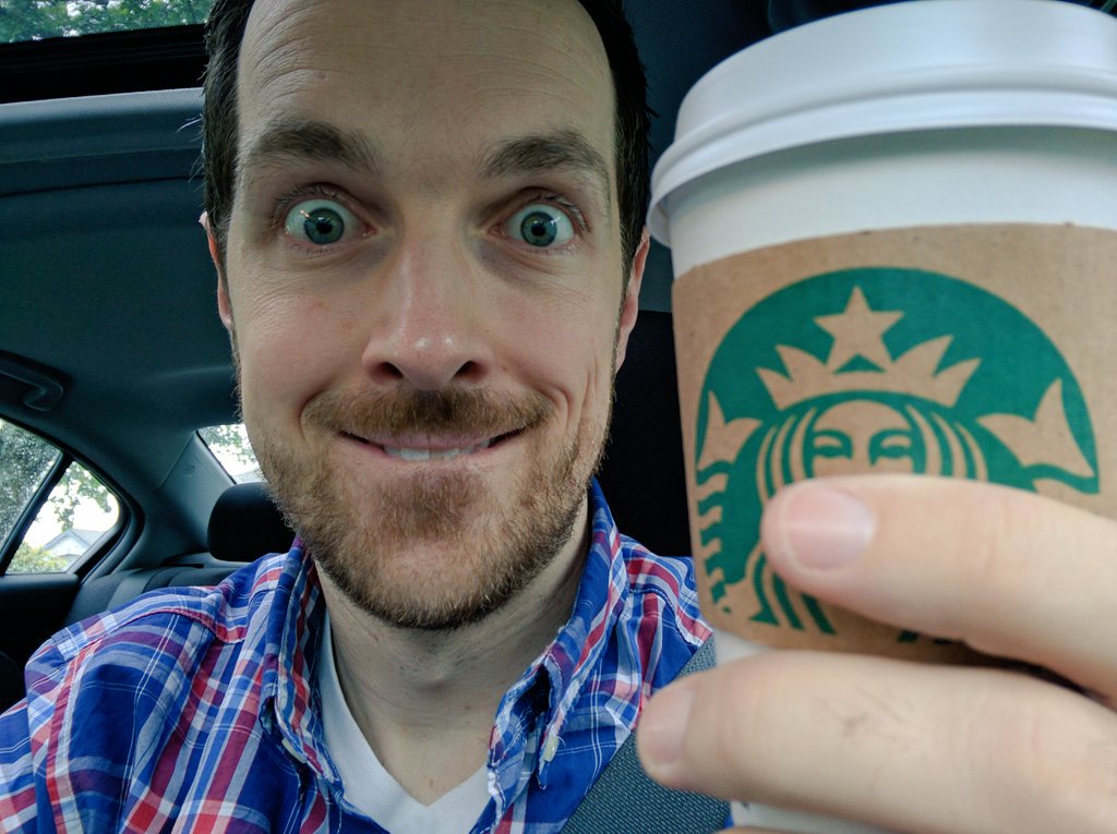 jasonamckinnon's tweet image. Gummi-bear juice. Off to film. #tradesecrets #notasecret #setlife