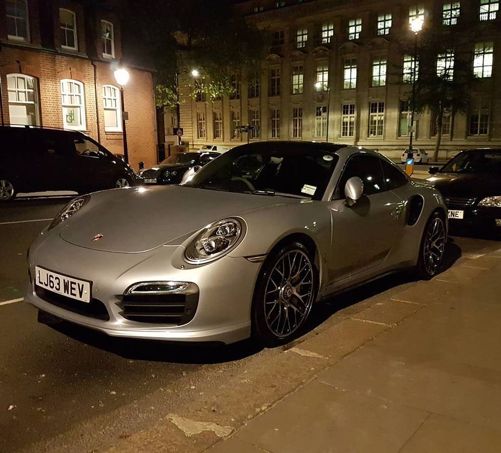 OnlyCarrera's tweet photo. #turbofever
#porsche911 #porscheturbo #911 #991 #supercar #london #amazingcars247 https://t.co/OO9NAUzFBX