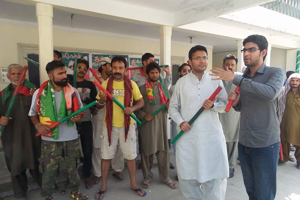 imran_sidra's tweet photo. 100+ Imran Tiger force ready to protect women enclosure at PTI jalsa
#20thMayJalsa #Fsd4PTI
@jivvad leading force ! https://t.co/lr6ufeyLuI