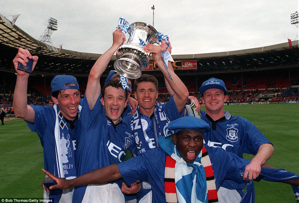 #OnThisDay 1995 gol tunggal Paul Rideout membuat Everton menang atas Manchester United FA Cup ke 5 (21thn).