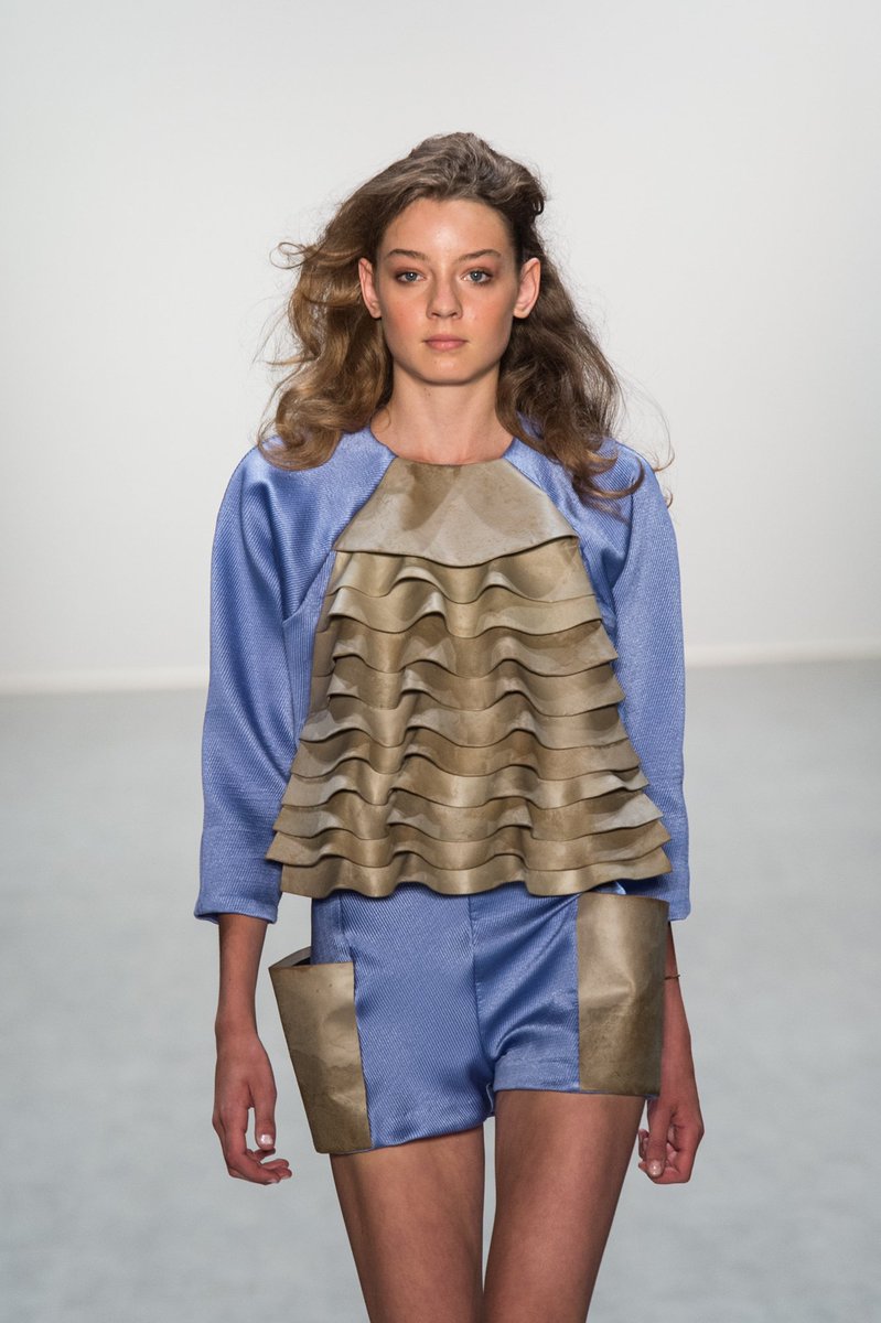 lite_stone's tweet photo. Our #tiles are so #flexible &amp; #versatile they can be used for #fashion #design!  #slateveneer #LiteStone #lotd #ootd https://t.co/TQorNTDkRu