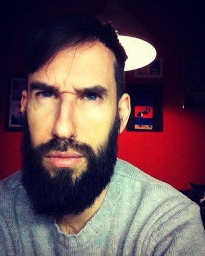 jorgieDLIC's tweet photo. #savemybeard #LNE plus que2semaines avant que je me rase la barbe sauf si qqun m'offre 1job pour barbu #SauveMaBarbe https://t.co/CMRdP0Nw03