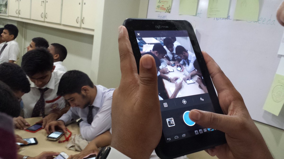 abdul_samad04's tweet photo. Students are capturing pictures for instagram #sieaccess #sieaccesstechcamp @sieaccess https://t.co/5EmKJ5tTGG