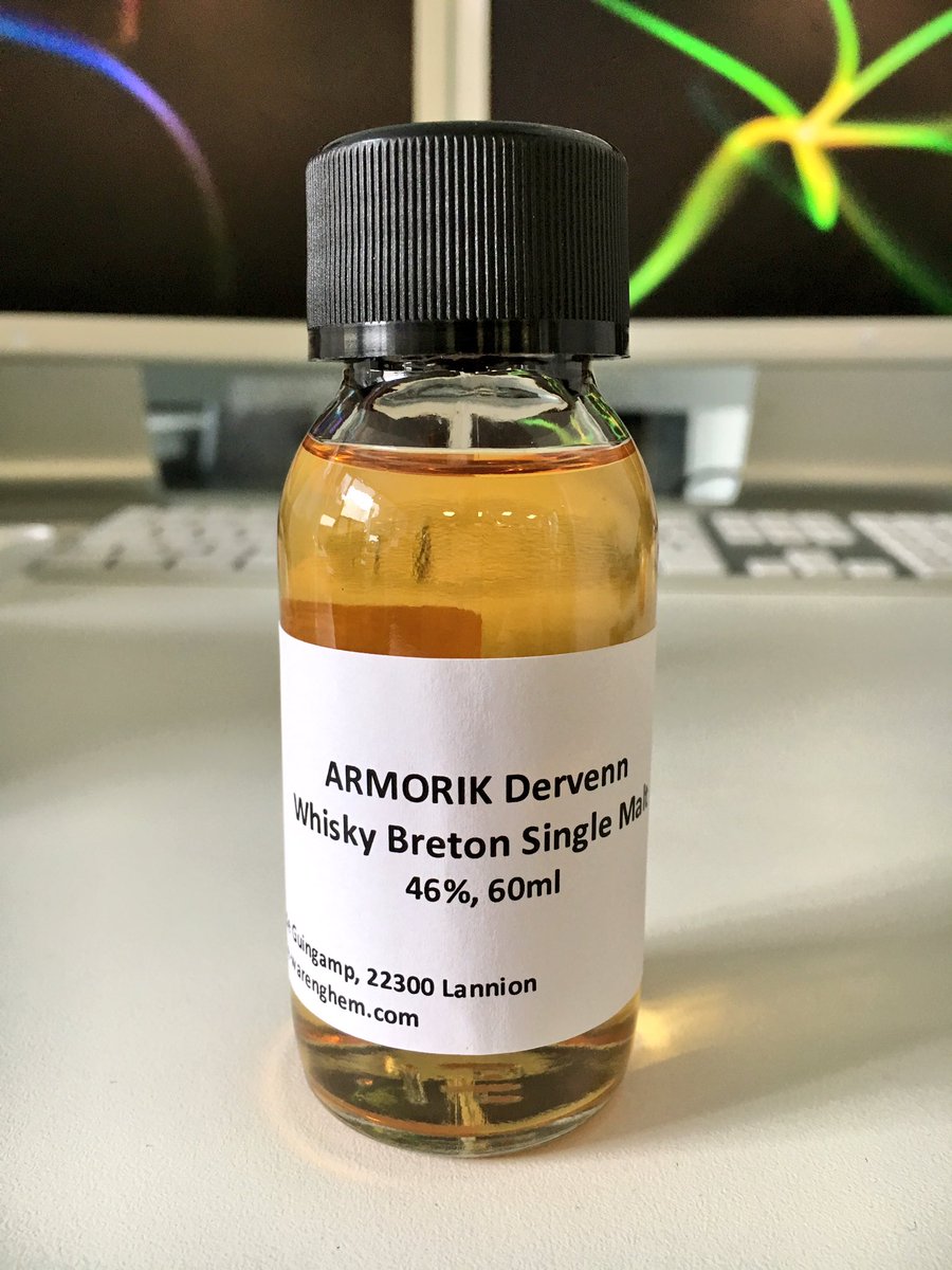 LaCaveDeCobalt's tweet photo. New @ArmorikWhisky #Dervenn has landed ! Smells good ! Thank you David ! Tasting notes to come soon on my blog. https://t.co/eifIVRzFmJ