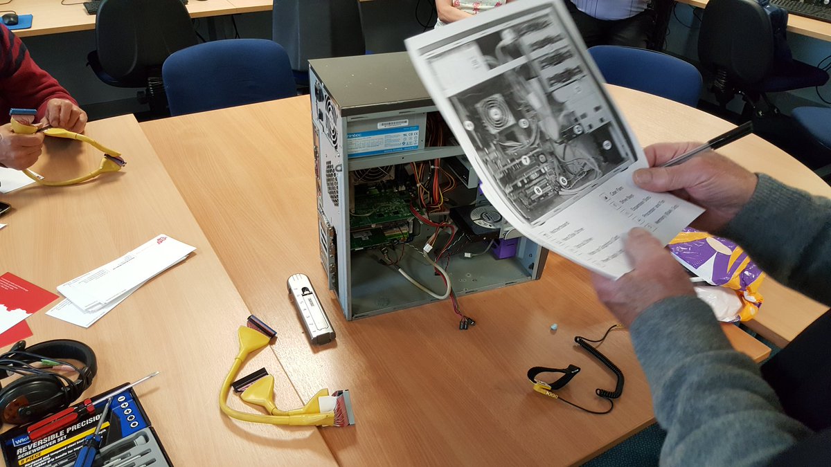 SilenceBreakers's tweet image. Learn PC maintenance on our #DIYComputing project at Thorne @DoncasterLib funded by @SYCF1986! #DoncasterIsGreat