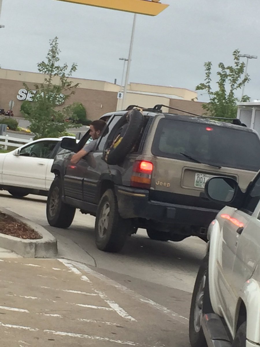 MyJeepsThoughts's tweet photo. When simply putting it in the back seems too easy.... https://t.co/DN5OBKK7V3