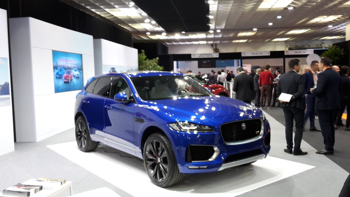 autosmilesrl1's tweet photo. Sempre sul pezzo @ #ADD16 @Jaguar #fpace https://t.co/SePlH1T8Sj