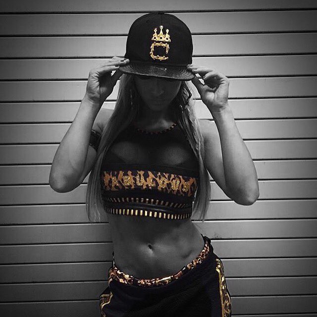 Mella Is Money 🤑 (@carmellawwe) on Twitter photo 