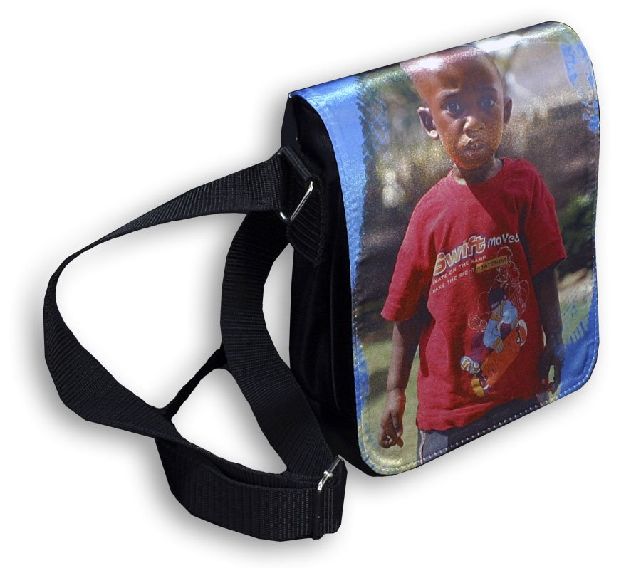 Expressitgifts's tweet photo. #Branded bags using the artwork of your choice. 📞/ whatsapp to order 0713015987 #personalisedgifts @WonderparkPTA https://t.co/joSxPCzlFK