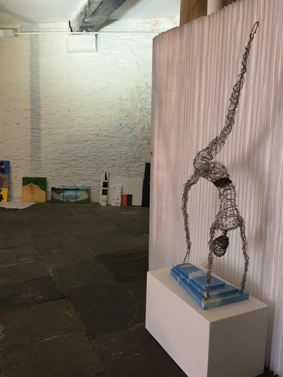 dancellieb1995's tweet image. Setting up for the exhibition this weekend. @CommaFive