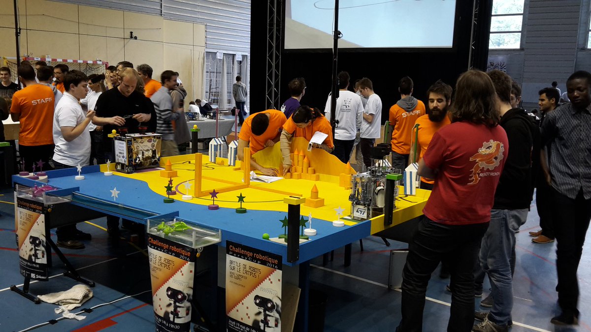 Premier match contre <a href="/_Robotronik_/">Robotronik Phelma</a> @Esisar @Phelma_ecole #persycup2016
