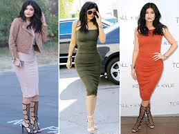 KingJennerKylie's tweet image. 3 awesome outfits of Kylie ! @KylieJenner #awesomeoutfits
