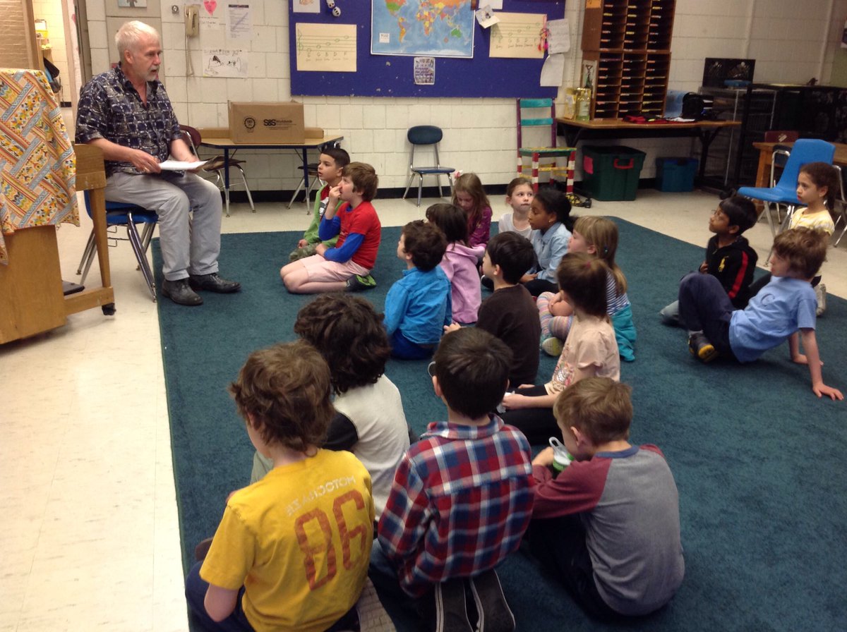 Cport_First's tweet image. #SongWriting about our bird research with David Haines! #AndrésClass