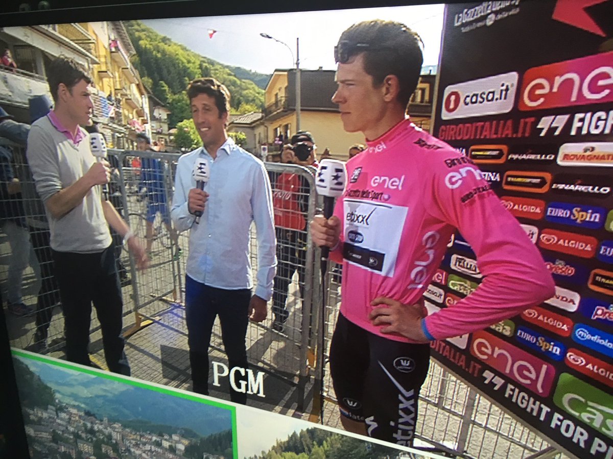 stebernabino's tweet image. Thumbs up #GiroExtra @Eurosport team on #giro2016 @Laura_Meseguer @tweetingashley @ESPCyclingQueen @FlechaExtra