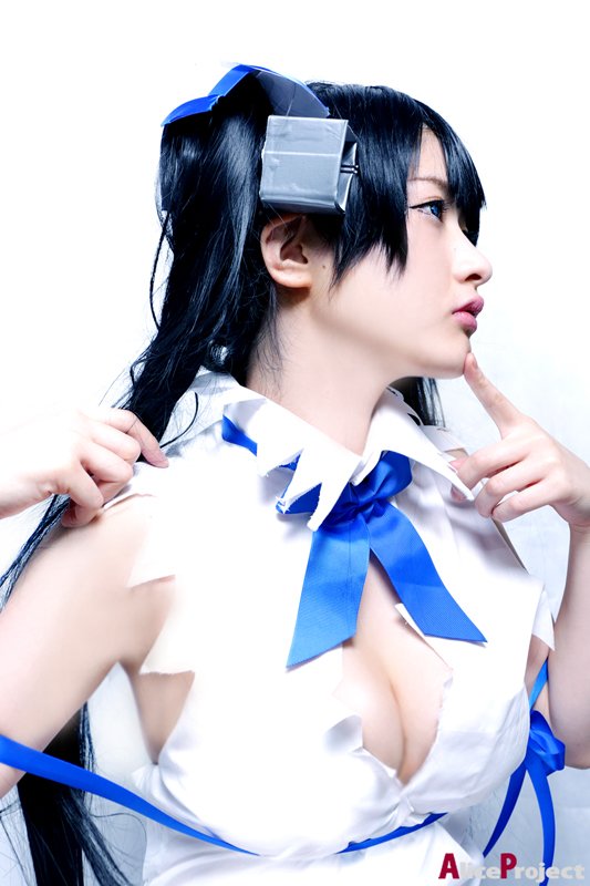 AliceProject_mb's tweet photo. コスプレ大好き、仮面女子:神谷えりな(@kamiya_erina)。

Gカップで「ダンまち」のヘスティア、似合ってますか？Oo｡.( ´-` )

#少しでもいいと思ったらRT 
#ヘスティア
#ダンまち
#例の紐
#コスプレ https://t.co/MdoqB007Dk