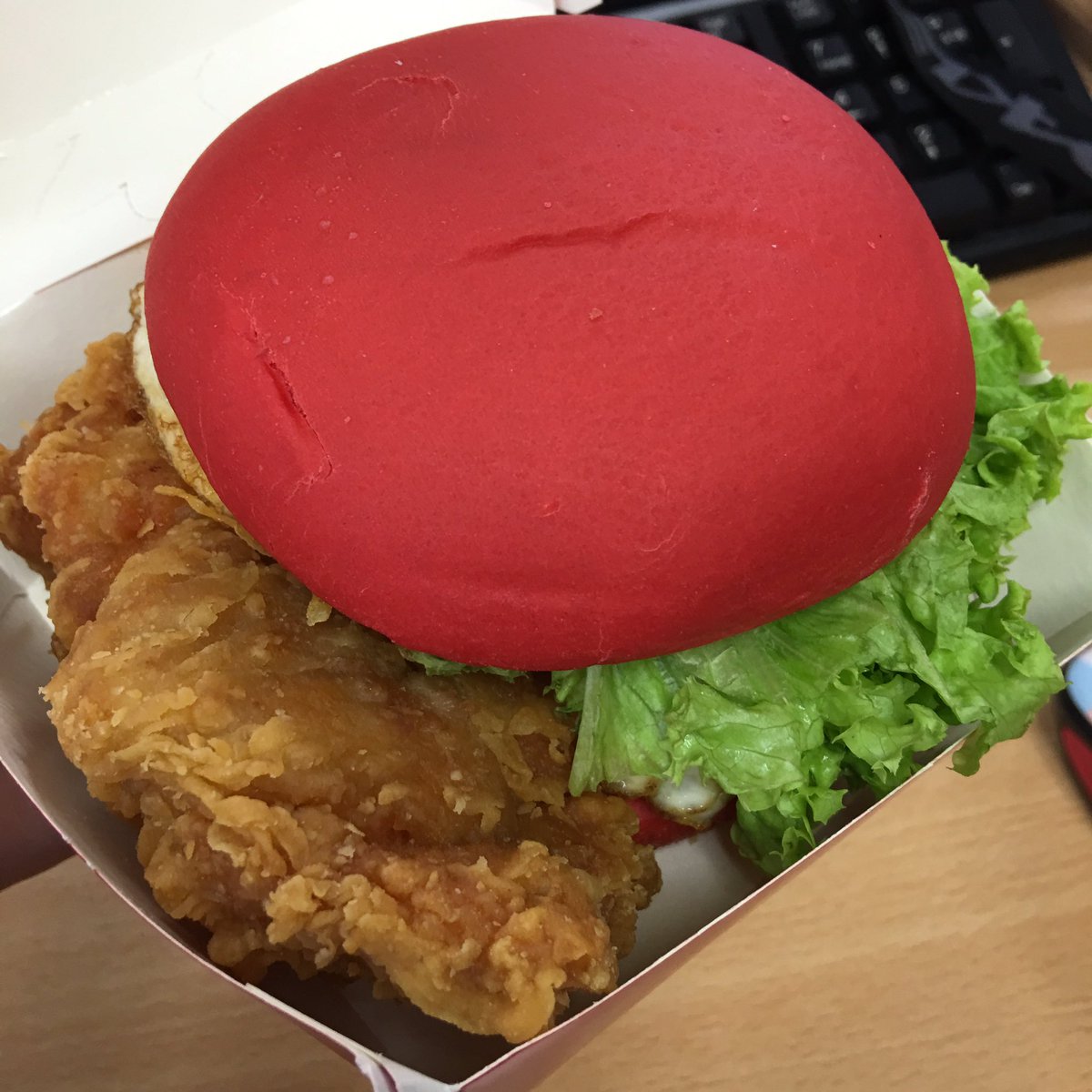 lynyiC's tweet photo. News digest #AngryBirdBurger https://t.co/FvxgQuajdS https://t.co/Wja2MD6bUF