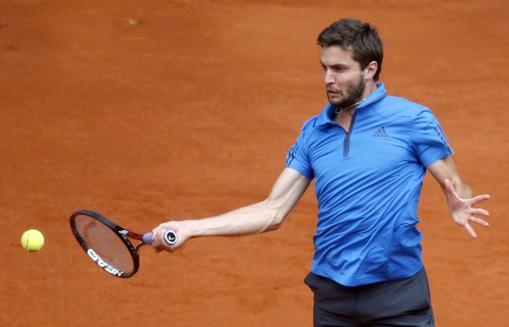 Michael_Michee's tweet photo. Mené 5-0 dans le tie-break du 2ème set après avoir perdu le 1er, Simon le gagne 8-6.
🎾🎾🎾
#OpenDeNice #ATP #Mental https://t.co/aRJ2H14RQy