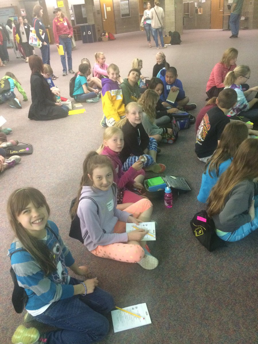 MrsSchwarz3's tweet photo. Starting our day at the Yaya conference @RochesterCTC !! @NevelnSchool @SumnerElem #SumnerGT #NevelnGT https://t.co/a6noy4YWNl