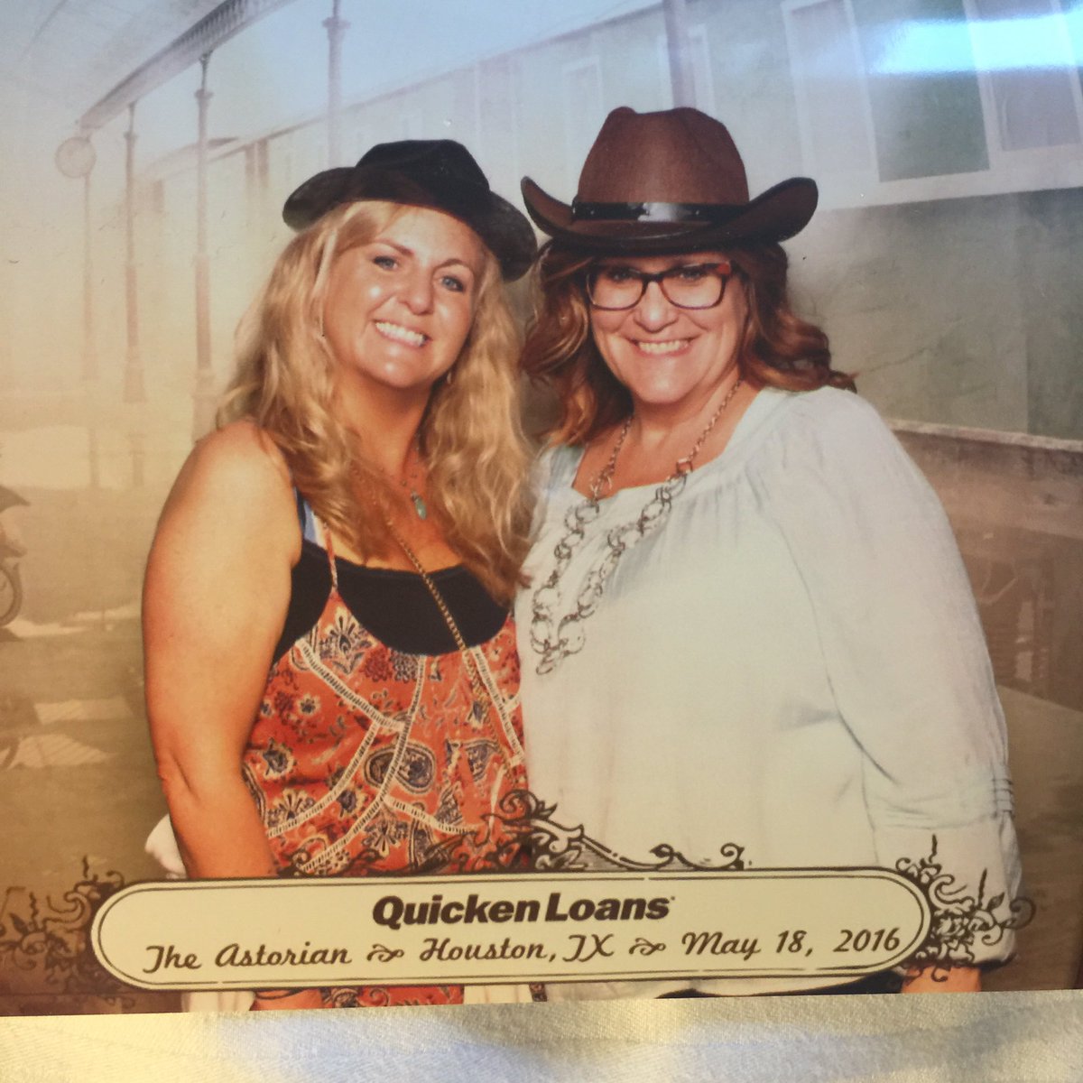 moverchick's tweet photo. Quicken party last night! #reimagineAMC2016 https://t.co/HcN8M8ulhI