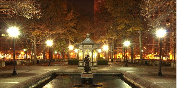 Get_Rectangle's tweet photo. Just saying, the pond in Rittenhouse Square is really a Rectangle #RectangleDiagonalTheorem @sqaurewalker1 https://t.co/1KlmB67OpM