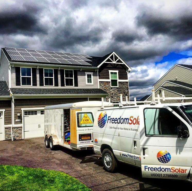 FreedomSolarLLC's tweet image. Saving the Earth, one panel at a time. #solar #renewableenergy #panels #savinggreen #goinggreen #green #energy