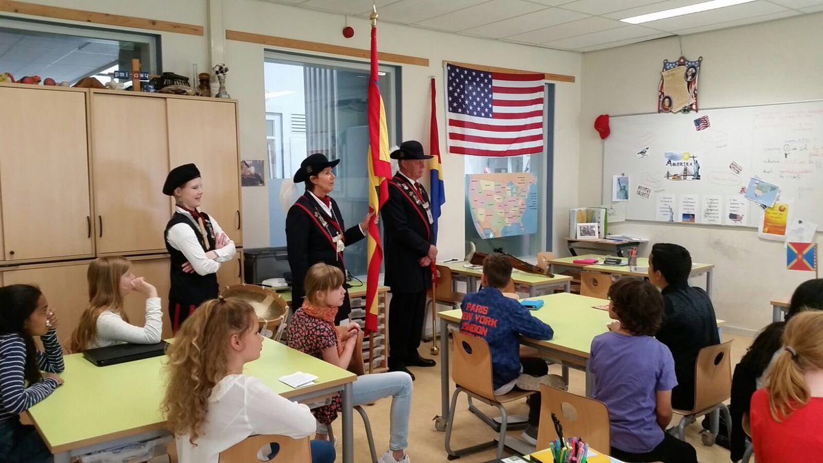 bsStJozef's tweet photo. Het Gilde op bezoek! Wat een leuke spreekbeurt was dat!! https://t.co/PkcOIEuijD