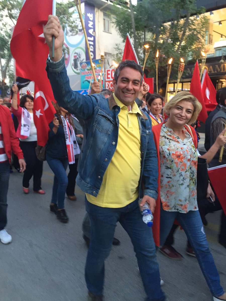 bariishbozkurt's tweet photo. #CHP'li @yenimahallebelediyesi 'nin meşaleli yürüyüşünden bir #enstantene https://t.co/vgx96EXkWW