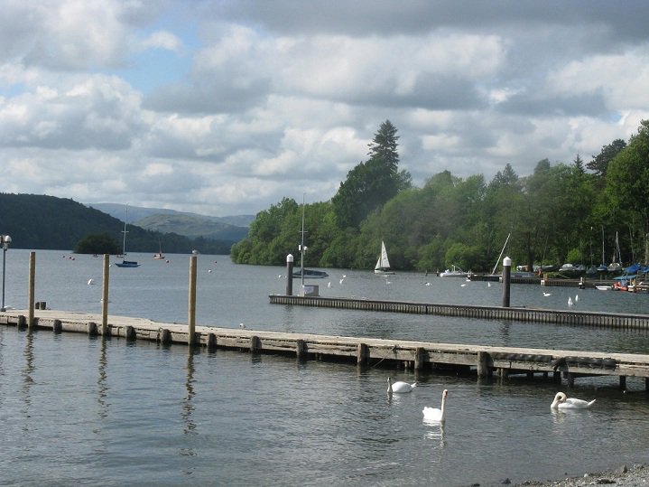 CottageH's tweet photo. keep it in the UK holidaying at home is the new thing have you booked a stay-cation yet #vistthe lakes https://t.co/F2t1v8LTRS