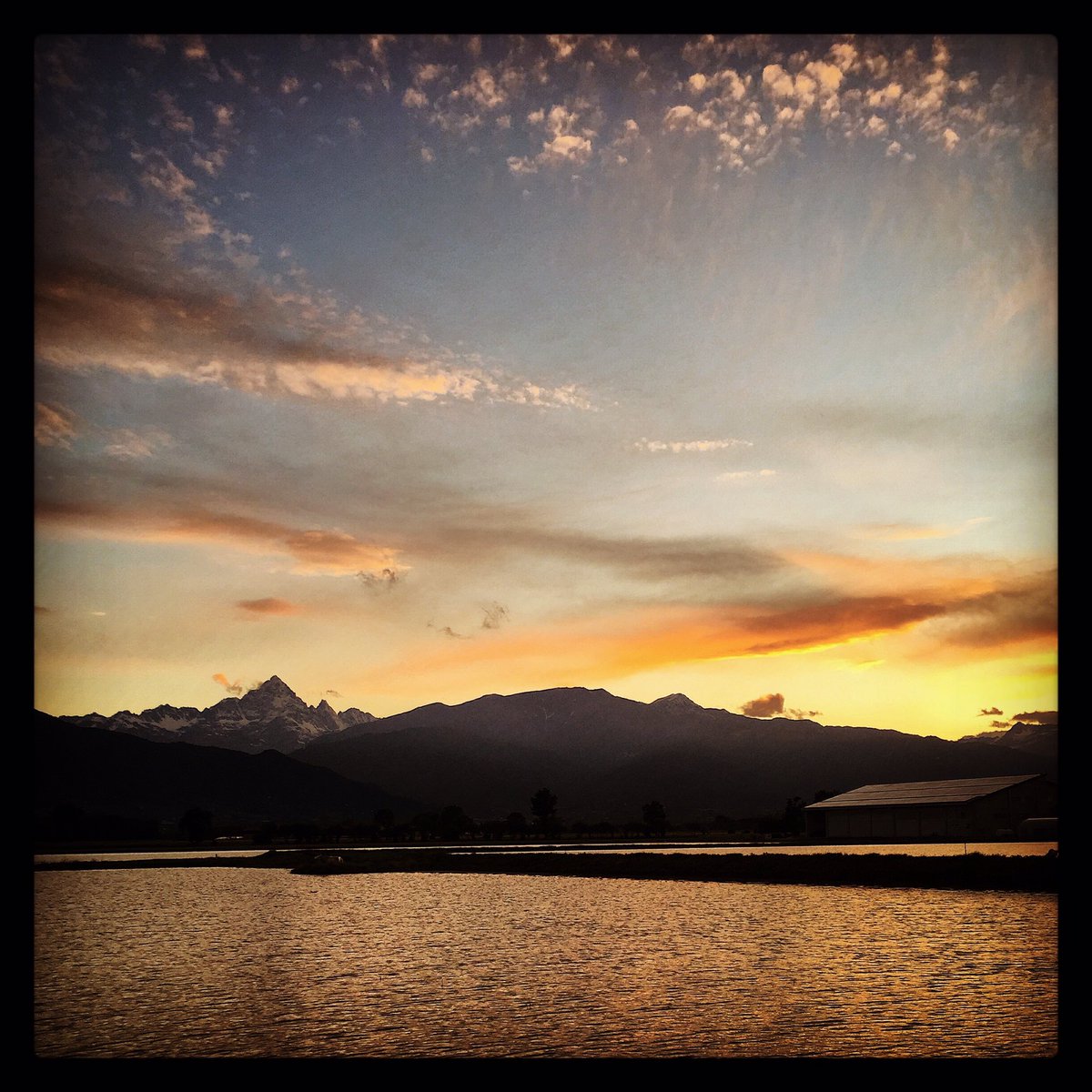 #Ricordi di @pechinoexpress?
No, un #tramonto nelle #terre di #casamia 
#sunset #memories #pechinoexpress #BEMOTION