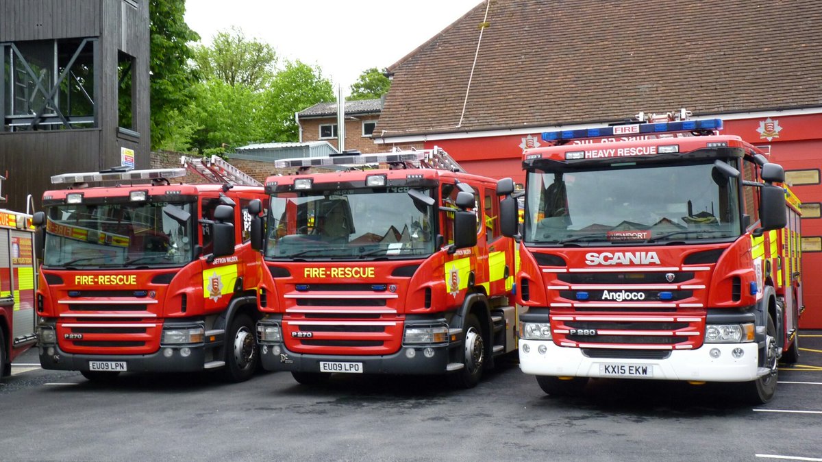 ckidman85's tweet photo. @ECFRS photos from #W85 #SaffronWalden station this evening #Newport #Wethersfield #Essex #Heavyrescue #Oncall https://t.co/9DiVRYWkfK