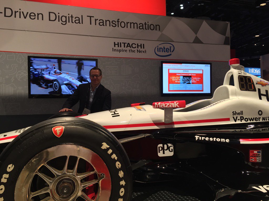 BigDataChrisD's tweet image. Dziekan playing with real IOT applications at SAP Sapphire