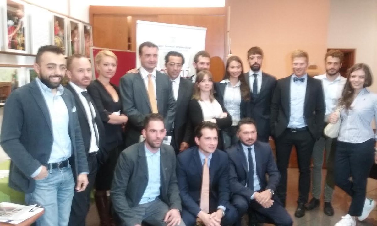 Il neo Presidente <a href="/CTNgiovani/">GGI ConfindToscNord</a> <a href="/AlessioMRanaldo/">Alessio M. Ranaldo</a> con la sua squadra al completo
goo.gl/36XQvS