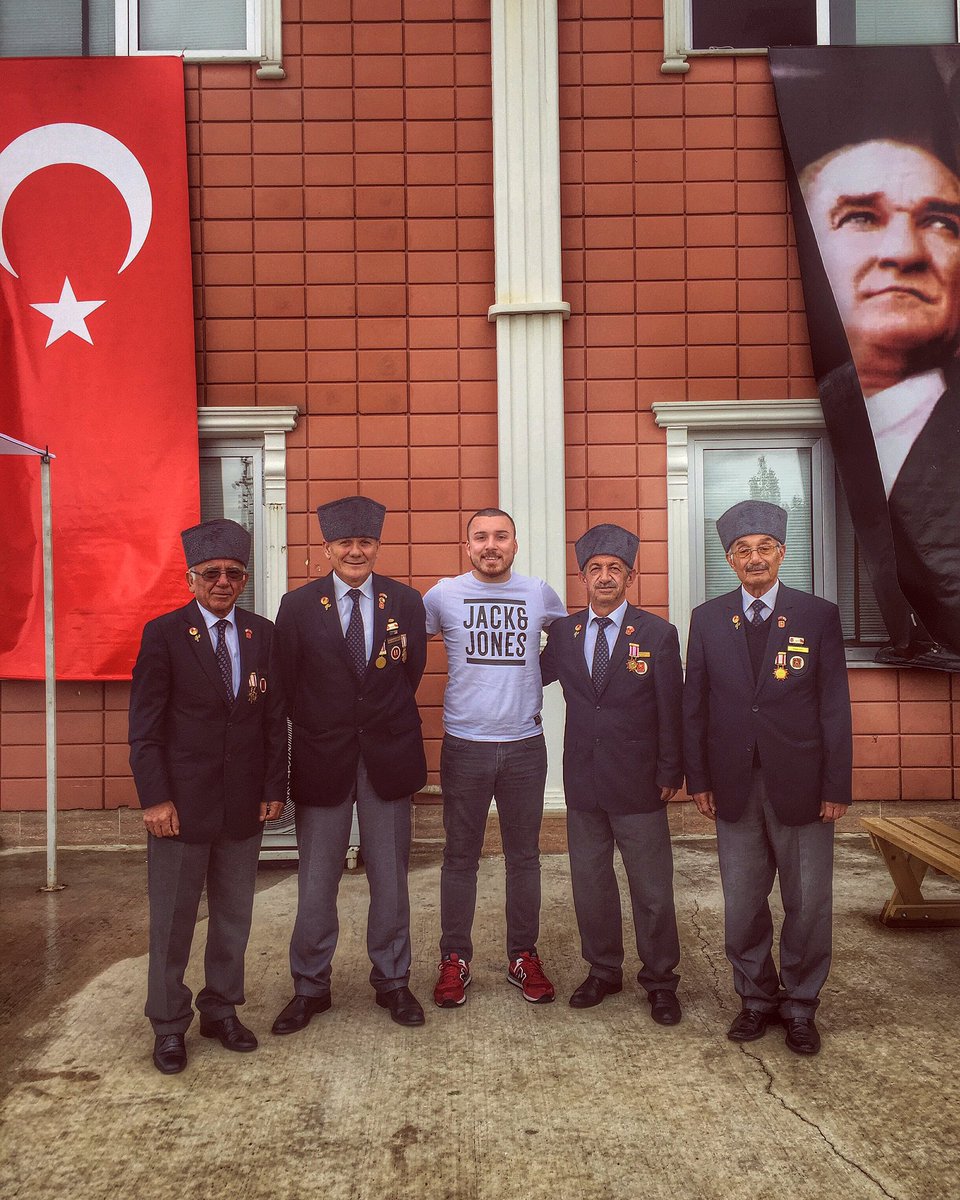 caglaralemdag1's tweet photo. Kıbrıs Gazilerimiz 💂🏻🇹🇷 #19MayisGenclikVeSporBayrami #Atatürk #Gencaver #Globalbilgi #Turkcell https://t.co/7YTzOeKEwA