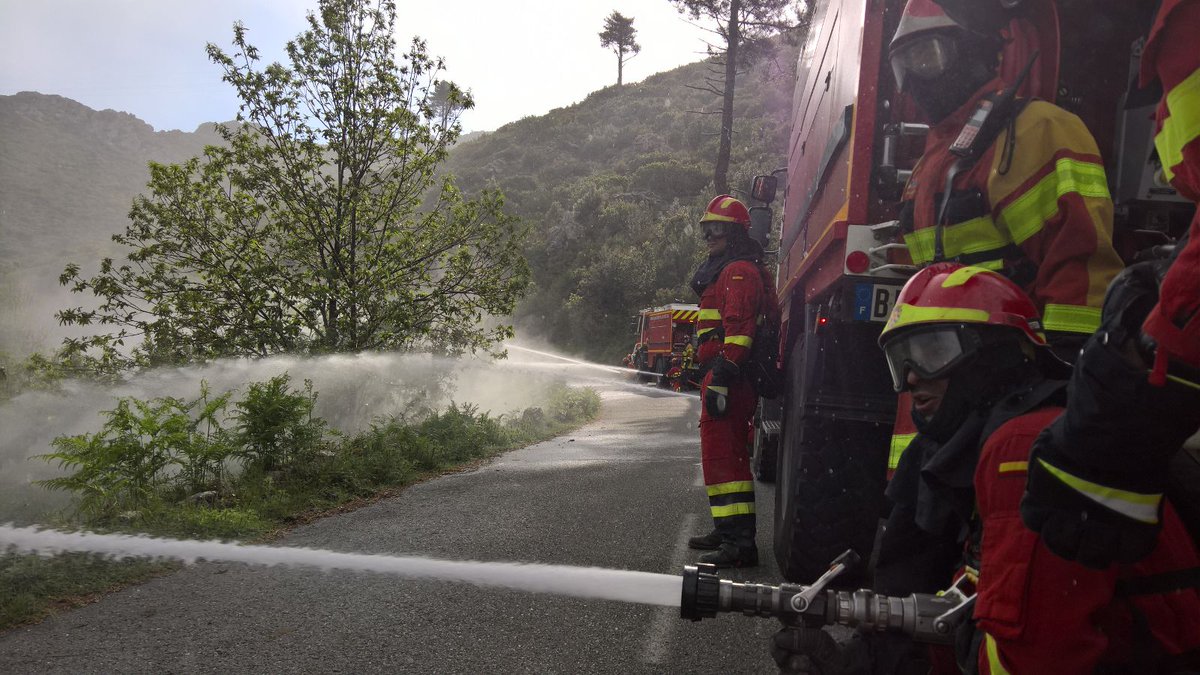 UMEgob's tweet image. Finaliza simulacro lucha contra incendios forestales #LCIF junto a nuestros compañeros de la #UIISC5 #StopIncendios