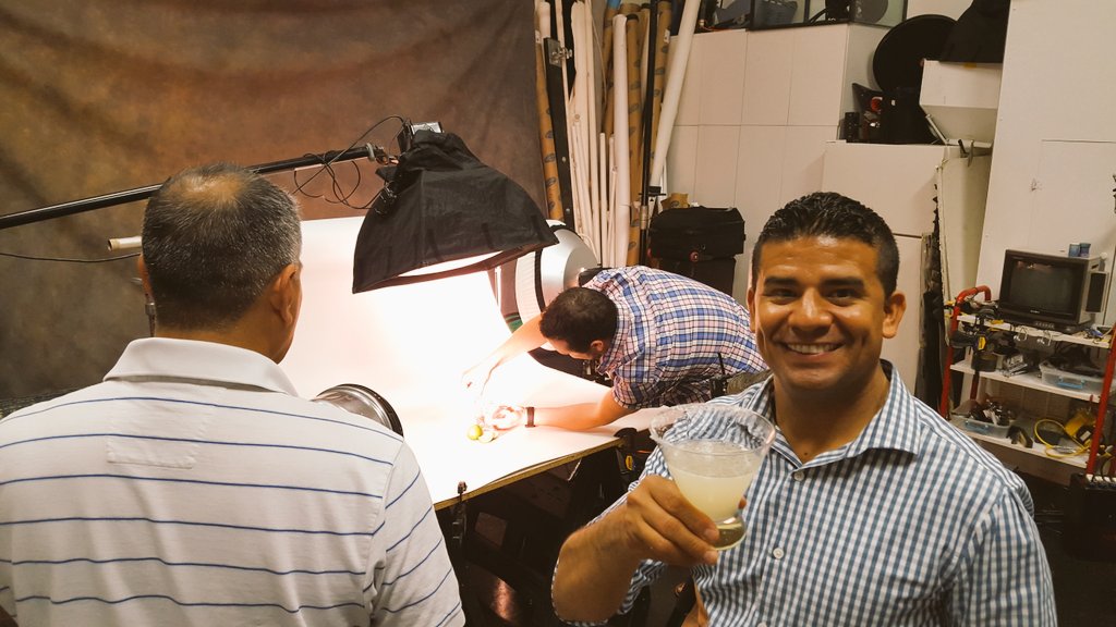 senoritalacava's tweet photo. Working hard with @pepelopez64 @madeintequila @Javivillegas #Tequila #PepesFanClub https://t.co/9IRZQM2vgQ