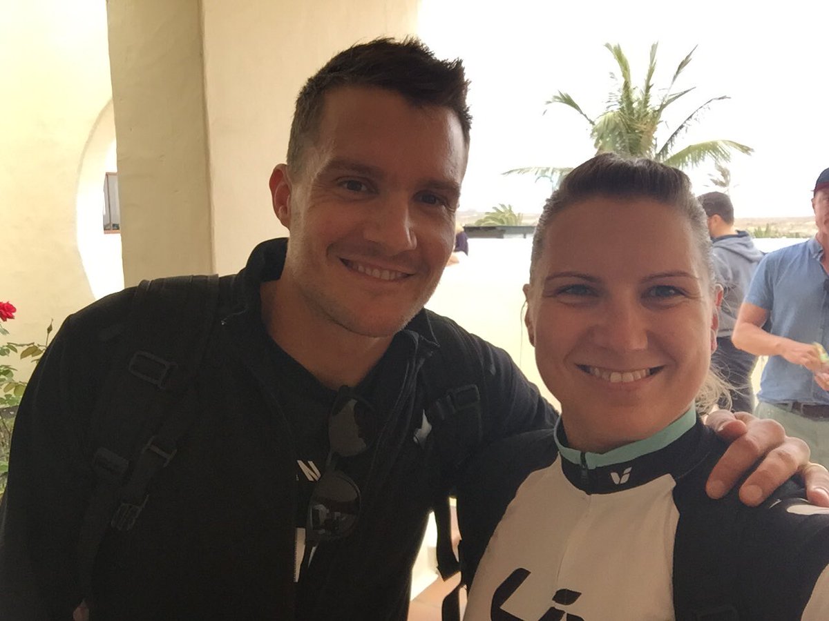 ProTrainingPT's tweet image. Pre race meeting followed by a quick chat with the champ @janfrodeno @clublasanta @IRONMANtri @LivCyclingUK