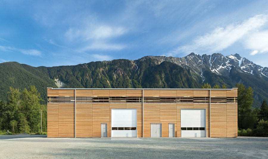 CdnArch's tweet photo. Governor General’s Medal Winner: BC Passive House Factory. #GG @EmaPeterPhoto @RAIC_IRAC https://t.co/1i63CM0klX https://t.co/eDJTqKo8n0
