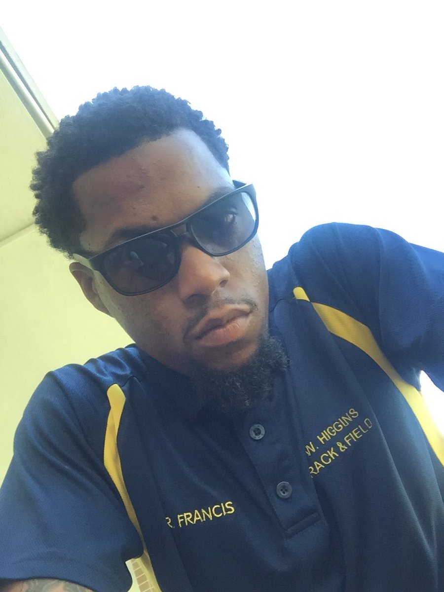 haydelreggie's tweet photo. Coach Francis #2ndSelfieOfTheDay #GodIsGood #SchoolAlmostOut #SummerTimeReady https://t.co/u2ADn8UVTz