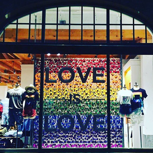ignitionnyc's tweet photo. #tbt @americaneagle MiamiPride last month #gaypride #windowdisplay #wedidthis #loveislove #3ddisplay #printing https://t.co/ZmXZVgggIO