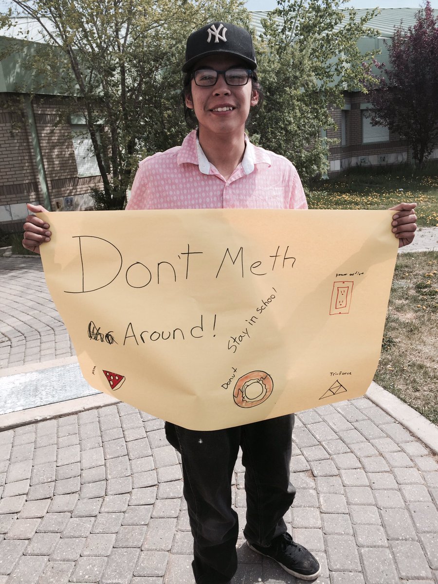 Thunderchild_FN's tweet photo. #SayNoToDrugs rally live right now in #TCFN our kids, community and @RCMPSK are together sharing positive msgs. https://t.co/swcBTWujD1
