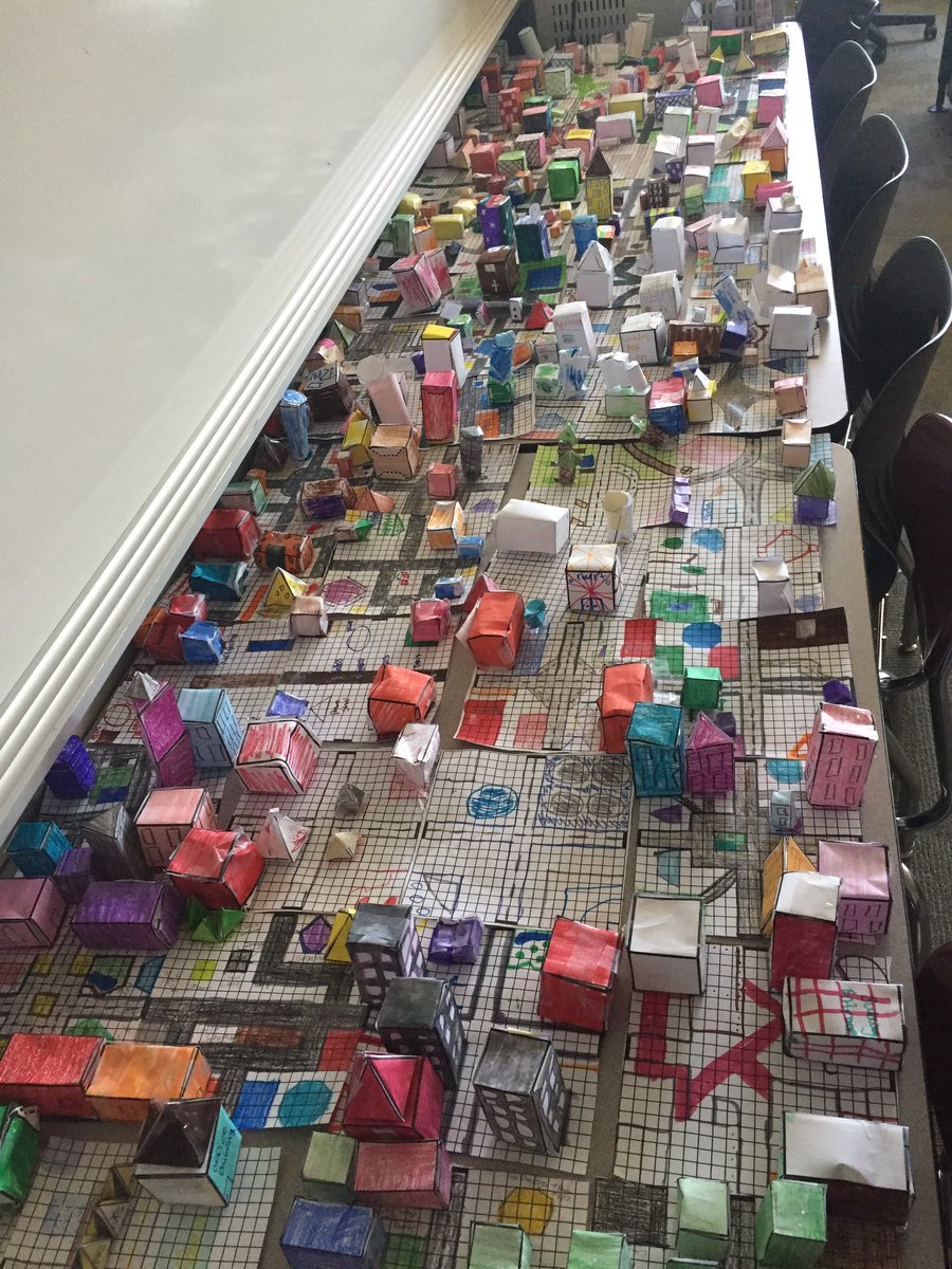 randineukam's tweet image. Geocity buildings for days!! #pbl #geometry3d #projectscomplete