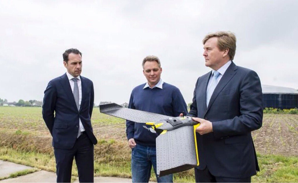 Vandaag onze nieuwe collega ingewerkt!   @Agrifirm_Plant <a href="/BertRijk/">Bert Rijk</a>  #kansen creëren ; over je akkers 'regeren'