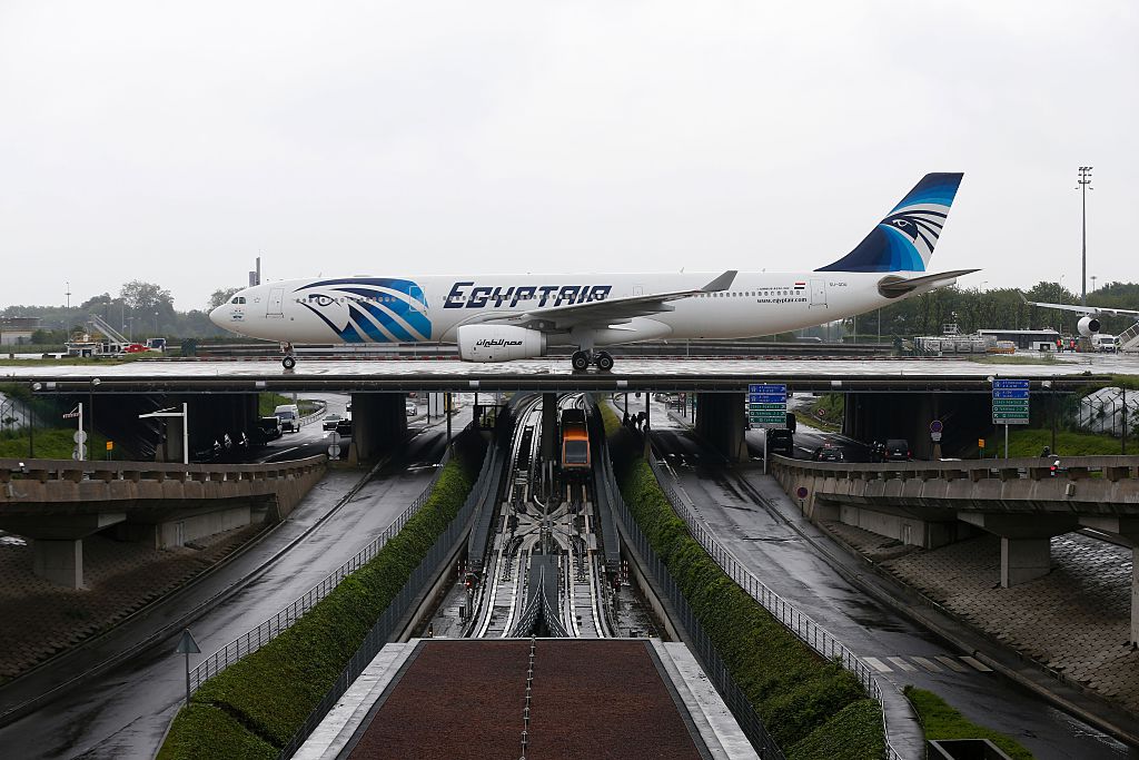 CNNEE's tweet photo. Las 5 preguntas más 'googleadas' sobre el #EgyptAir , y sus respuestas: 
https://t.co/028bxSdYs2 https://t.co/p9efAlz6jk