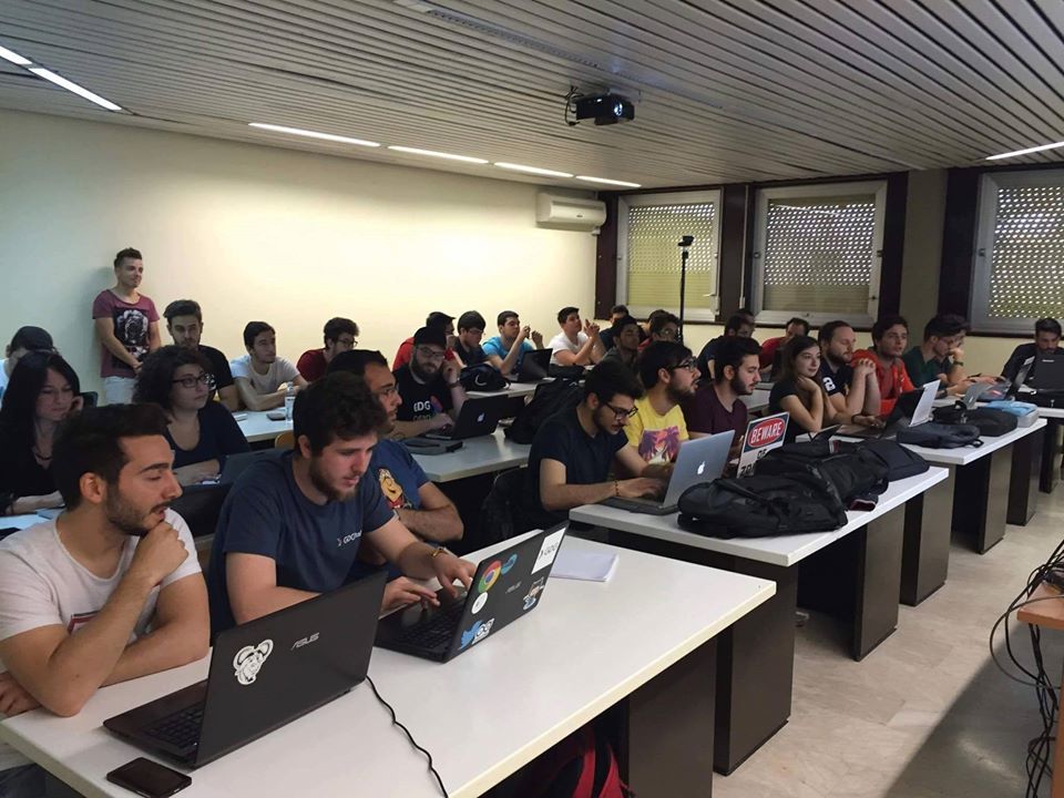 fileshute's tweet photo. Pictures of the workshop about #javascript and #nodejs we held today at #Google #io16 Extended at Uni of Catania https://t.co/xAsiiCUba6