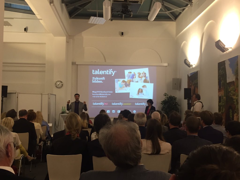 Gratulation an <a href="/bhofer/">Bernhard Hofer</a> zum #Ashoka Fellow! Join the "Edolution" :) <a href="/AshokaAustria/">Ashoka Austria</a>