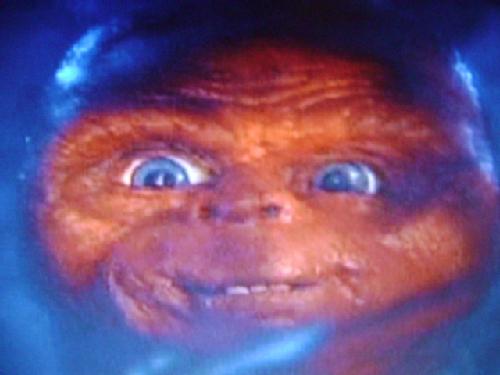 Parece ser que el ovni que cayó en Pinamar no era otro que Monguito, el alien que vaticinó Enrique Carreras en 1983.