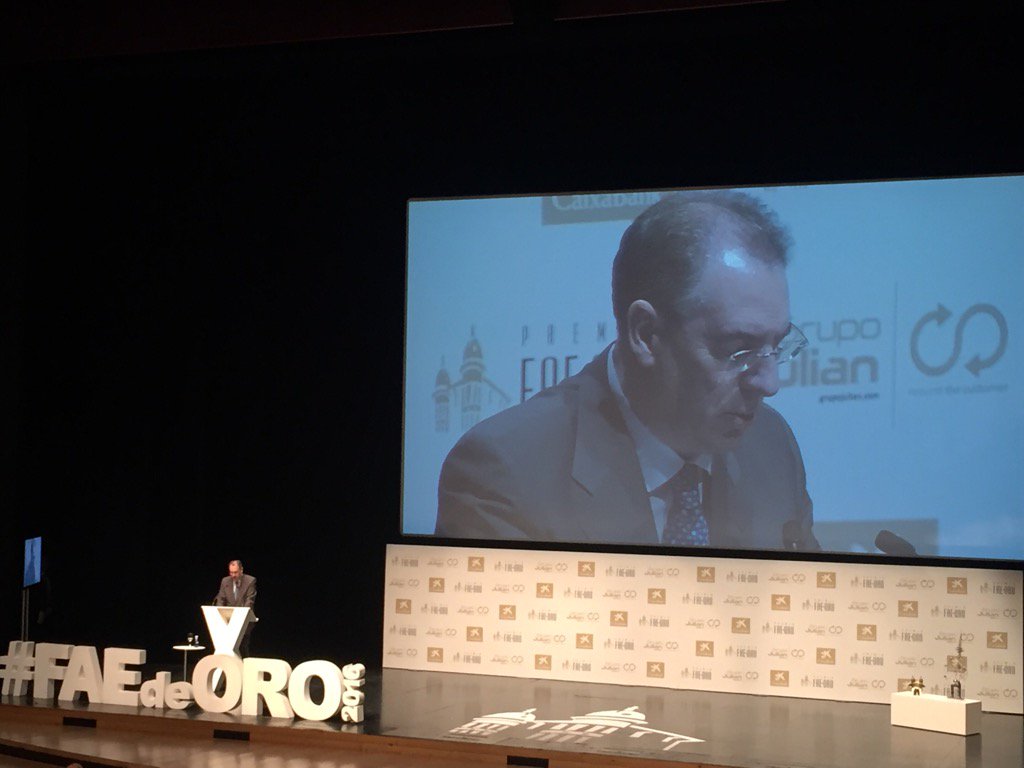 mariaorive's tweet photo. Miguel Ángel Benavente, presidente de @FAEBurgos, da la bienvenida en #FAEdeORO2016 https://t.co/mTHneYynhl