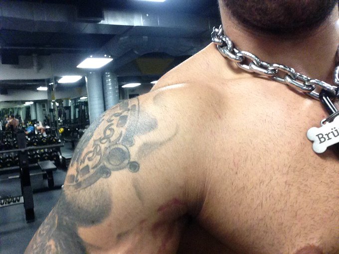 Taking a decent shoulder picture is impossible. @SteamworksCHI https://t.co/lZWVzwUGex<a href="/tag/shadowdancing"class="tags"><span>#shadowdancing</span></a>